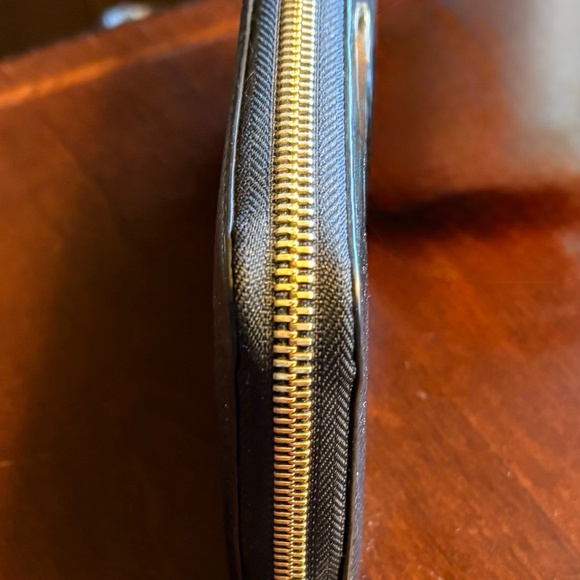 Michael Kors Zip Around Fulton Wallet - Picture 5 of 6